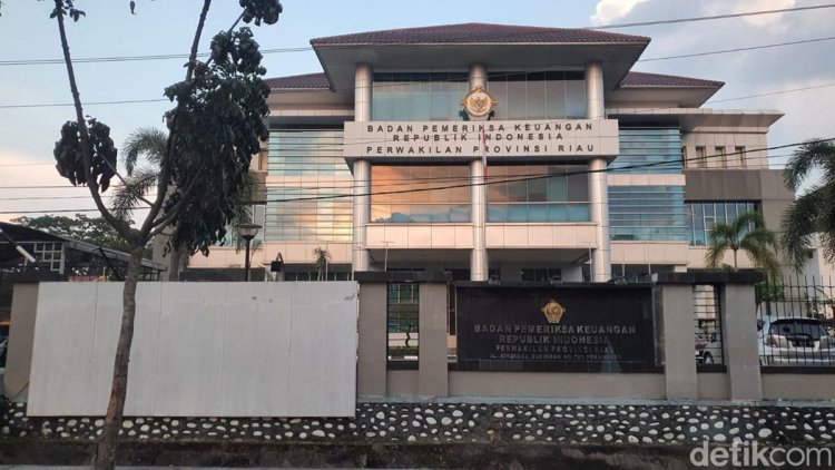 Oknum Auditor BPK Riau Terima Suap Untuk WTP Pemkab Meranti