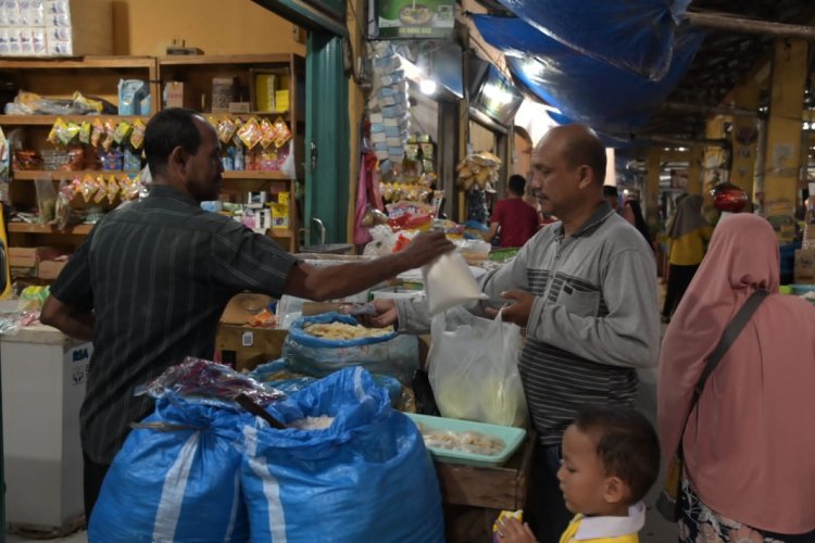Harga Sembako Terpantau Stabil di Kec.Darul Imarah