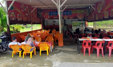 Mie Aceh Leupung  dengan Kepiting & Gurita, Tapi Lama Ditunggu