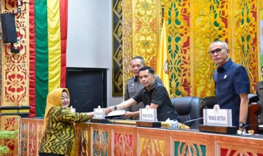 Fraksi DPRD Kota Pekanbaru Berikan Pandangan Umum terhadap LKPJ Pemko Pekanbaru 2023