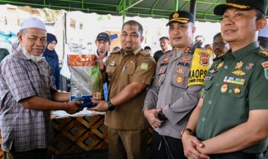 Pj Bupati Bersama Forkopimda Aceh Besar Pantau Gelaran Pangan Murah Perdana di Monrtasik