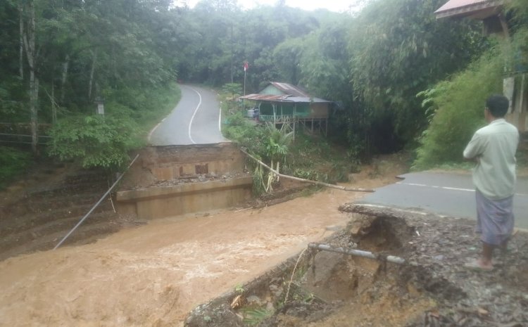 GAWAT, Jalan dan Jembatan Putus Diterjang Banjir di Kec.Babussalam, Aceh Tenggara