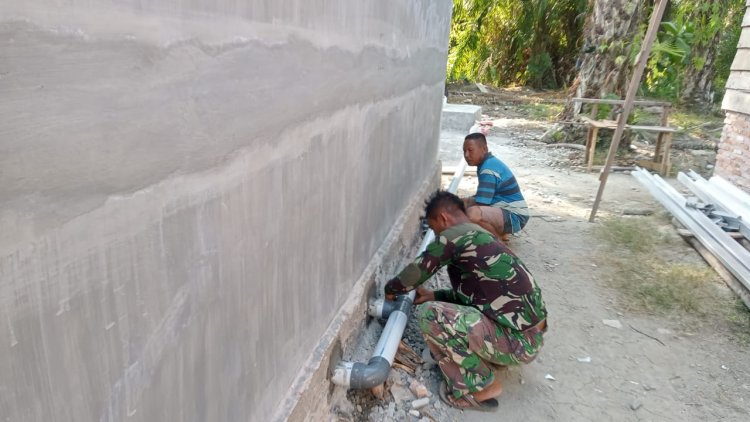 Kegiatan TMMD Ke-125 Kodim 0321 Rohil, Warga dan TNI Bangun MCK Musholla Manarul Hudla