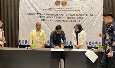 Pemkab Kampar Teken NPH dan BAST Hibah Bus Sekolah dari Kemenhub